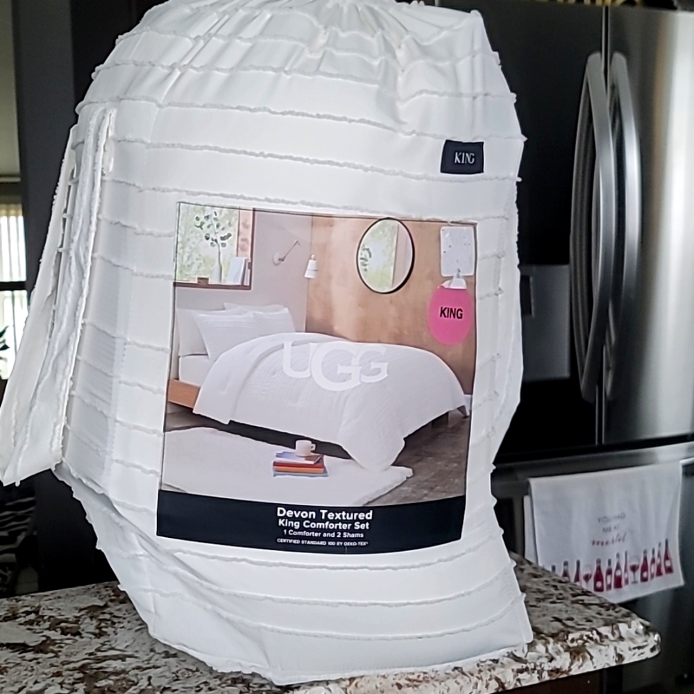 Ugg Devon textured comforter